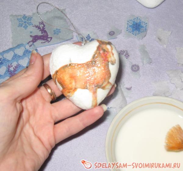 приклеивать рисунок