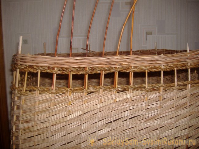 Корзина для игрушек из лозы