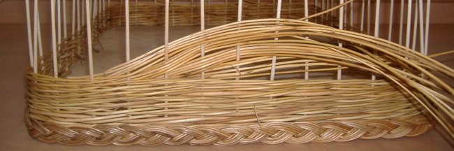 Корзина для игрушек из лозы