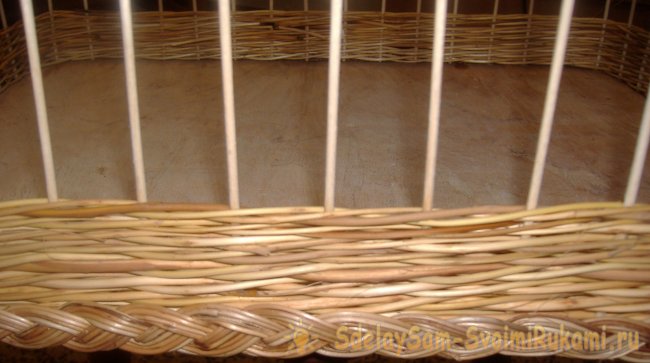 Корзина для игрушек из лозы