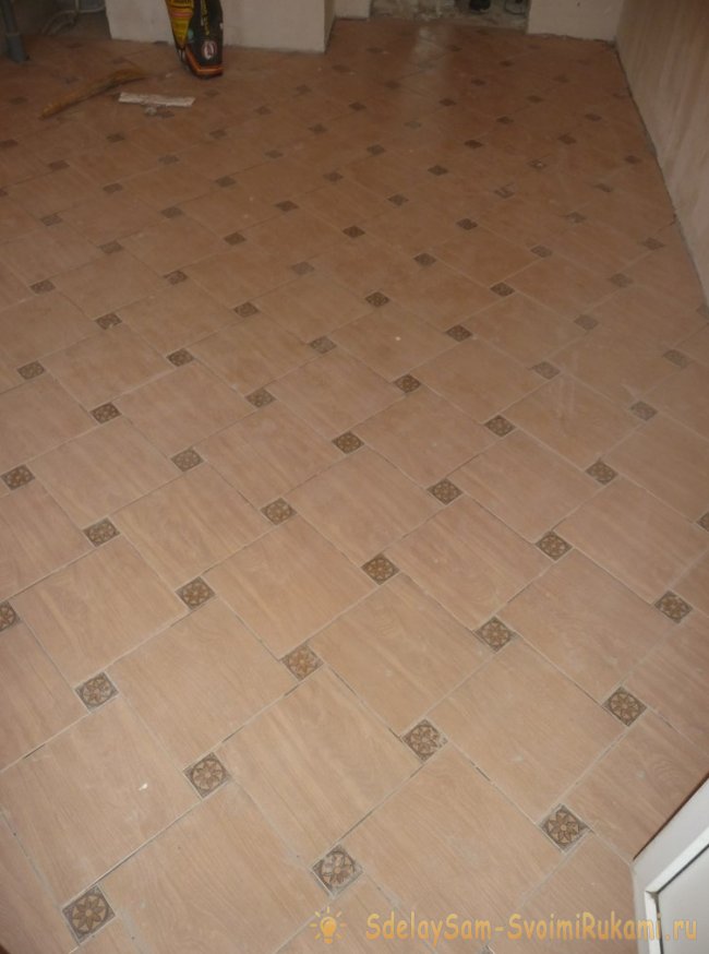 Укладка плитки на пол