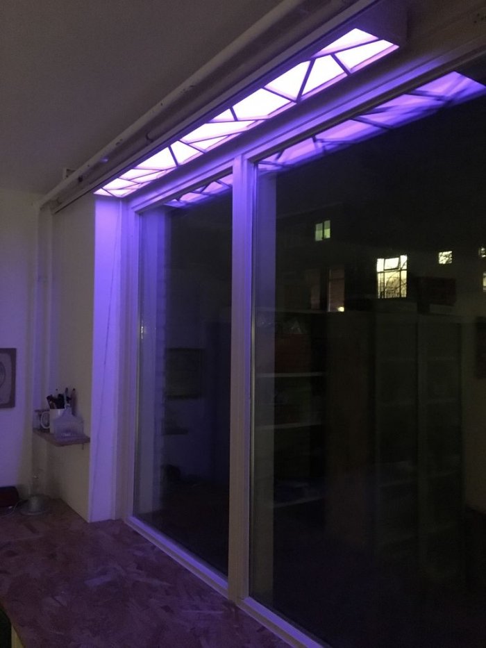 Потолочный светильник с узором