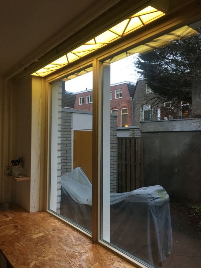 Потолочный светильник с узором