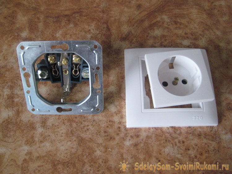Как самостоятельно установить розетку