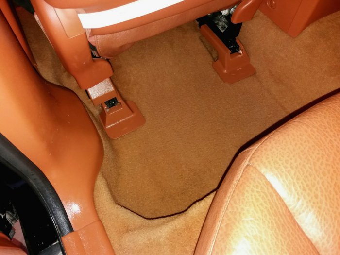 Устройство для чистки салона