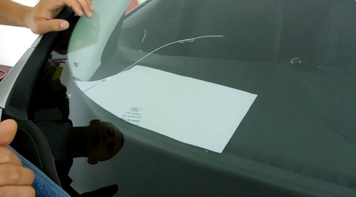 Как заделать трещину на лобовом стекле автомобиля