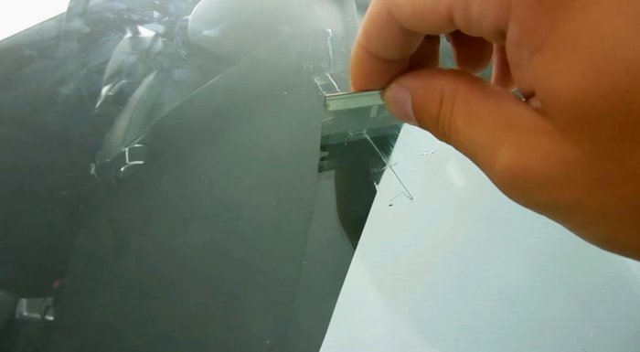 Как заделать трещину на лобовом стекле автомобиля