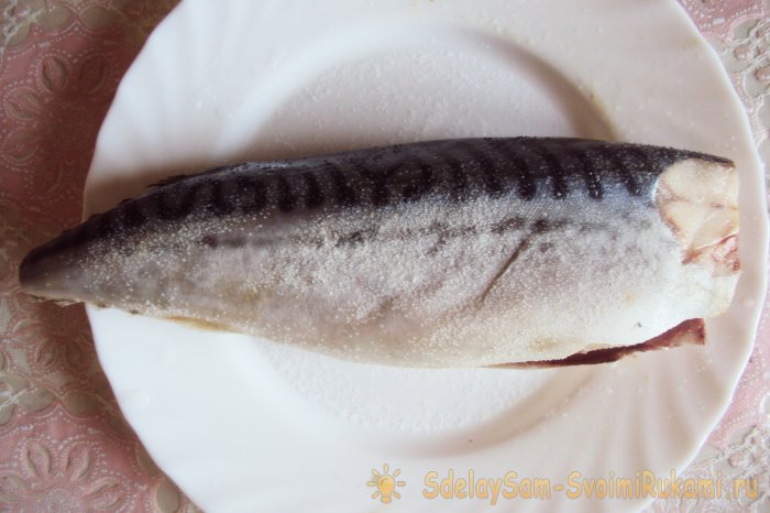 Скумбрия запеченная в фольге в духовке