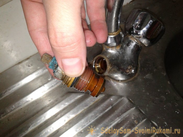 Ремонт смесителя на кухне