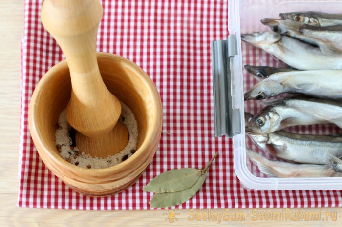 Мойва пряная малосольная