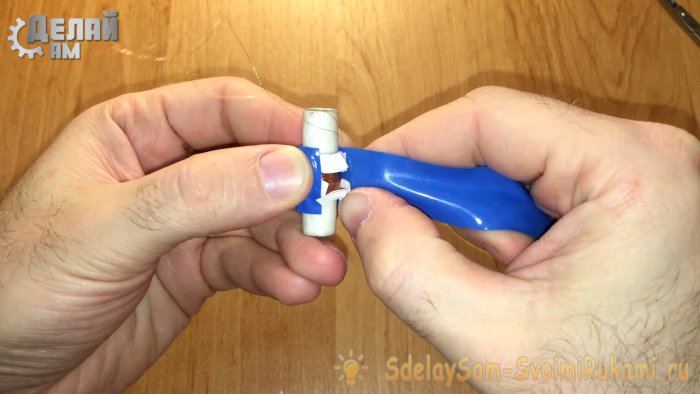 Вечный фонарик в киндере