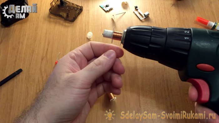 Вечный фонарик в киндере