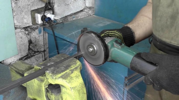 Отопительная батарея на дровах из газовых баллонов