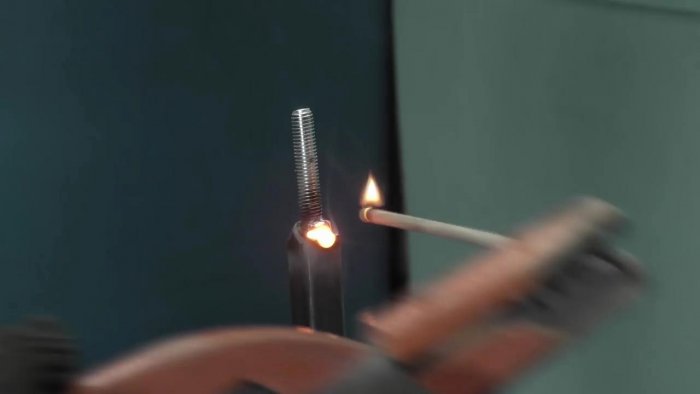 Отопительная батарея на дровах из газовых баллонов