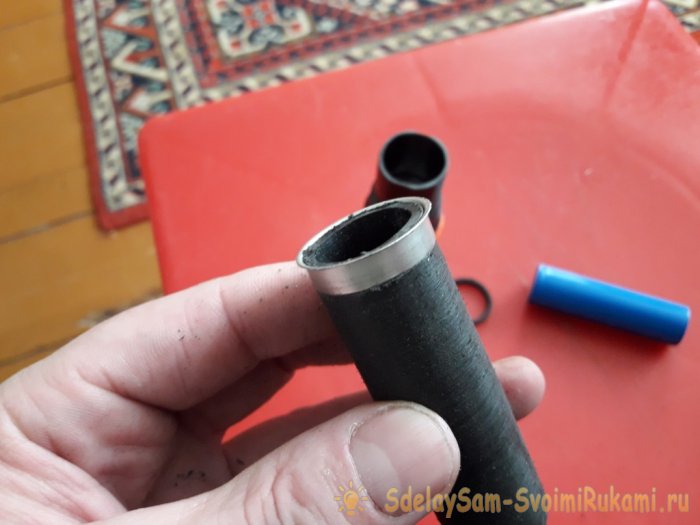 Модификация карманного фонарика с аккумуляторов ААА на аккумулятор 18650