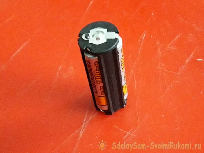 Модификация карманного фонарика с аккумуляторов ААА на аккумулятор 18650