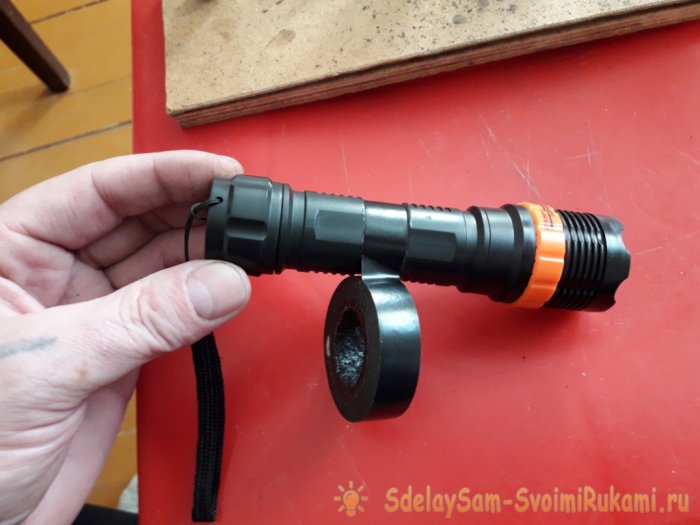 Модификация карманного фонарика с аккумуляторов ААА на аккумулятор 18650