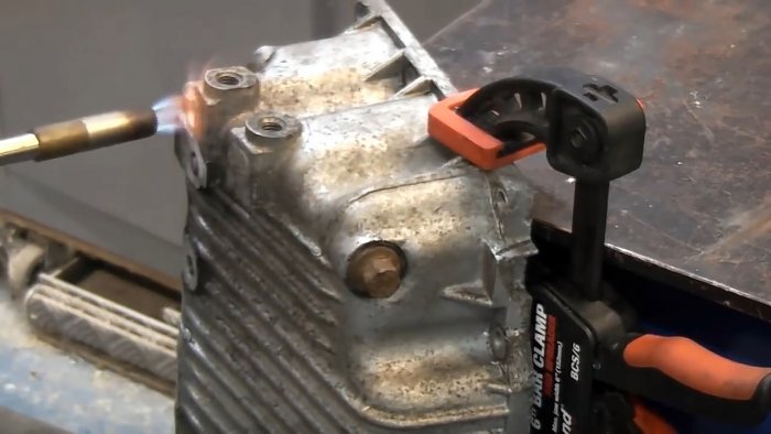 Как извлечь сломанный болт или шпильку из глубокого отверстия