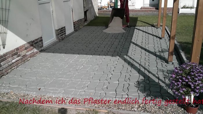 Мощение террасы самодельной бетонной плиткой своими руками