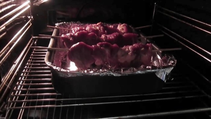 Шашлык в духовке на углях