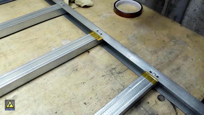 Дешевые светильники для освещения мастерской