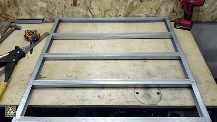 Дешевые светильники для освещения мастерской