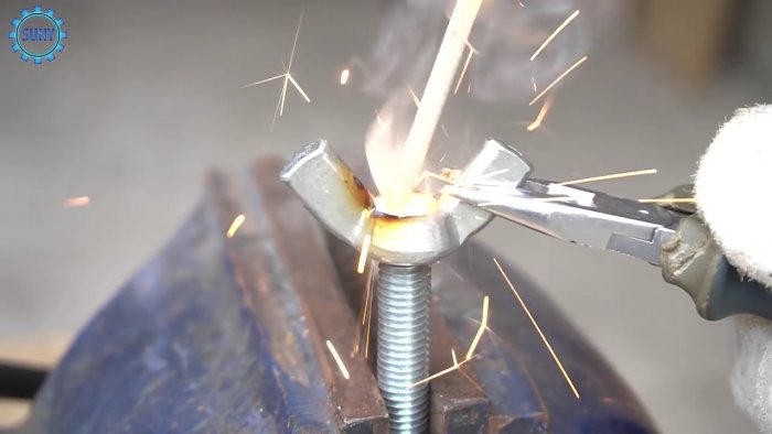 Как сделать надежный держатель для электрода