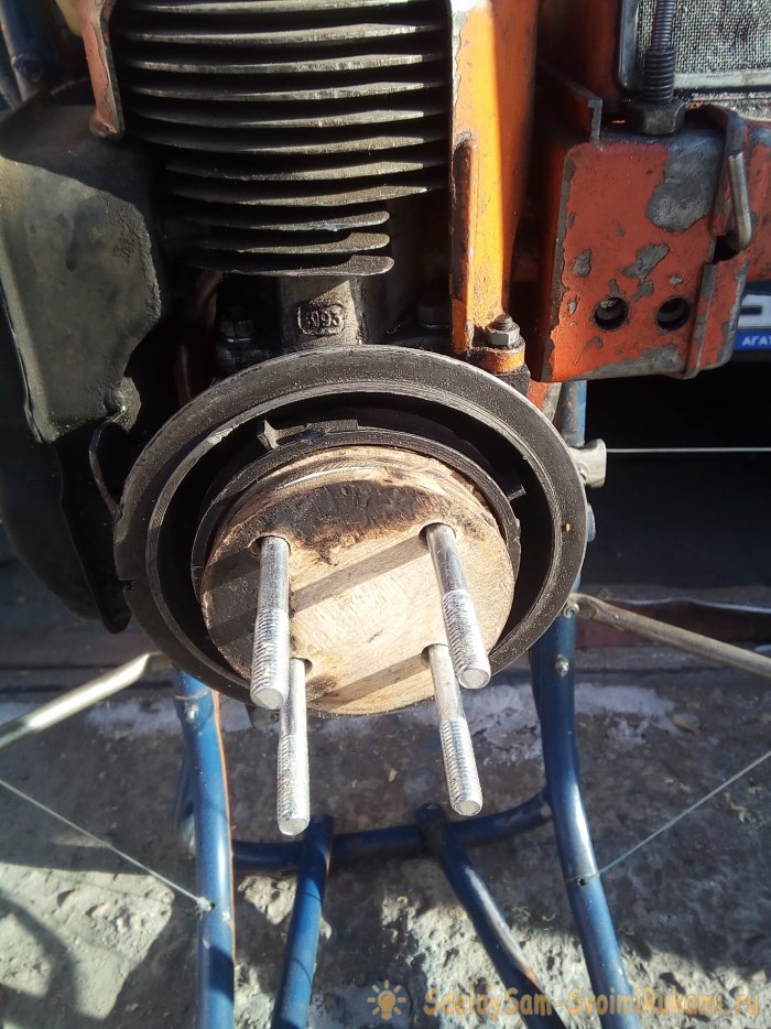 АЭРОДВИЖИТЕЛЬ ранцевого типа из бензопилы Урал