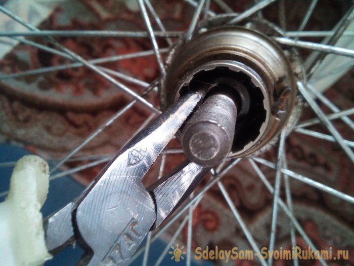 Разборка профилактика и сборка задней втулки и трещотки велоколеса