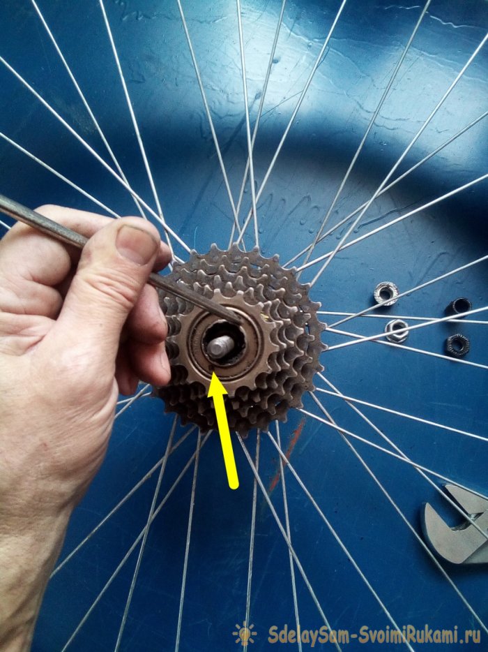 Разборка профилактика и сборка задней втулки и трещотки велоколеса