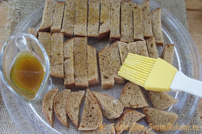 Сухарики из хлеба в микроволновке