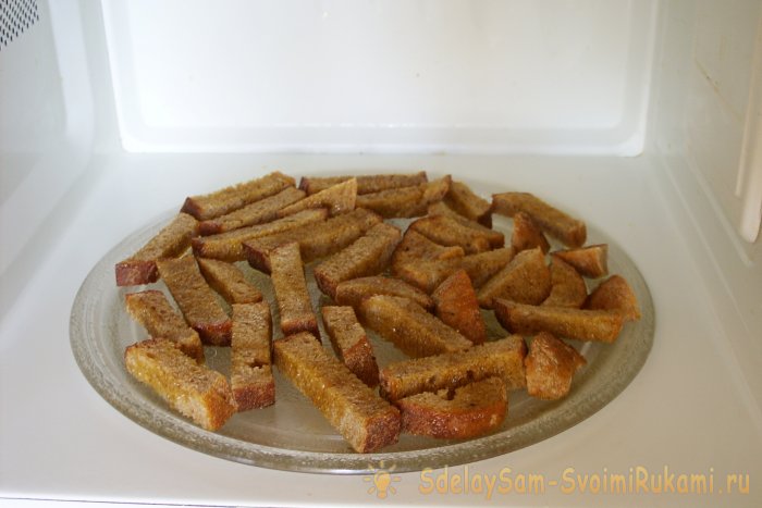 Сухарики из хлеба в микроволновке