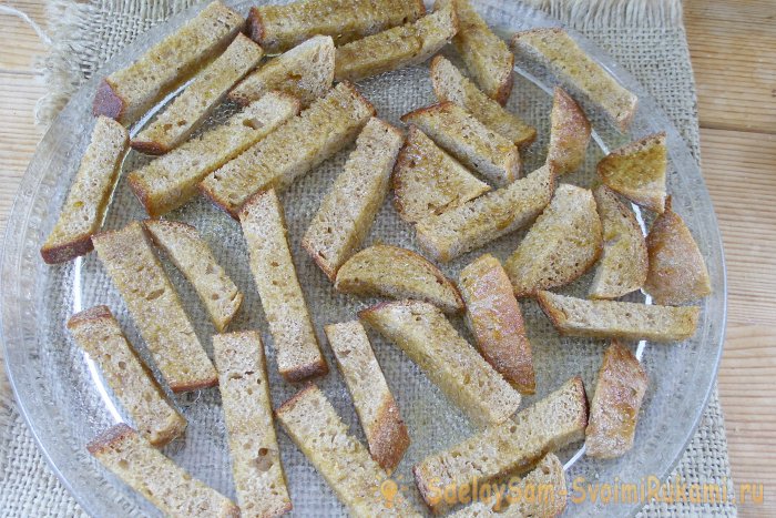 Сухарики из хлеба в микроволновке