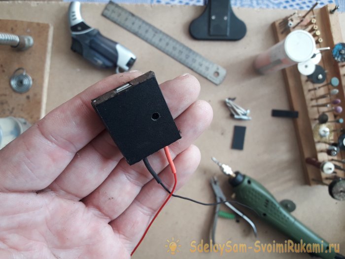 Компактное зарядное устройство для любых внешних аккумуляторов