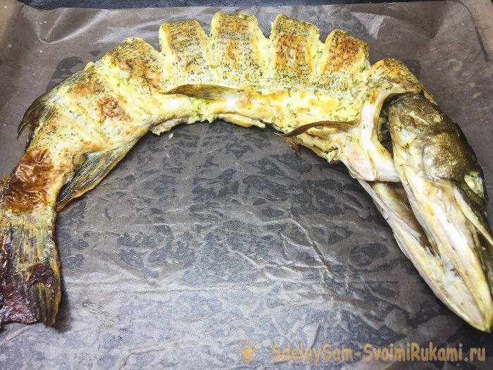 Как вкусно запечь целиком щуку в духовом шкафу