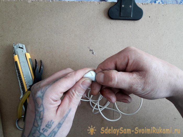 Собираем одни наушники из двух