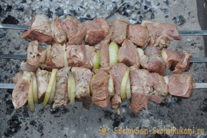 Свиной шашлык в соевом соусе