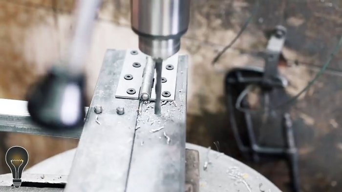 Как сделать листогиб из уголка и дверных петель