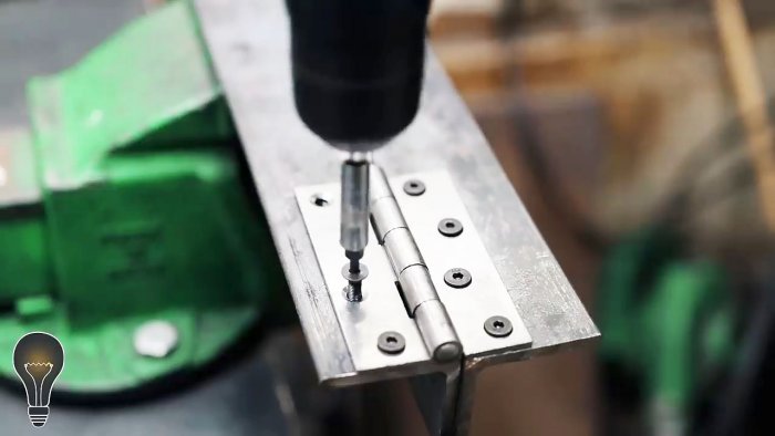 Как сделать листогиб из уголка и дверных петель