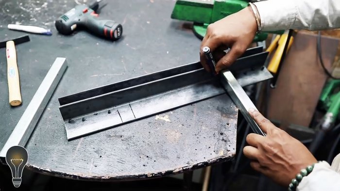 Как сделать листогиб из уголка и дверных петель