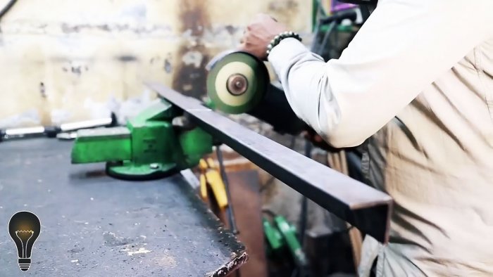 Как сделать листогиб из уголка и дверных петель