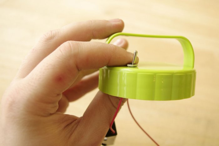 Фонарик в банке своими руками