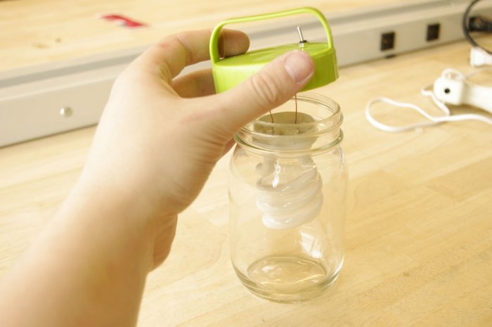 Фонарик в банке своими руками