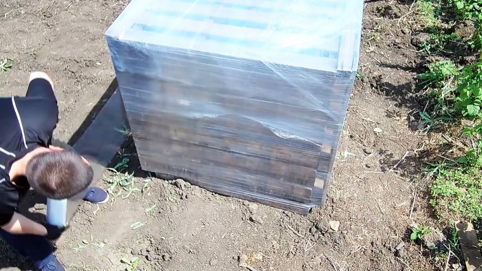 Как быстро сделать емкость для полива на 1000 литров практически бесплатно