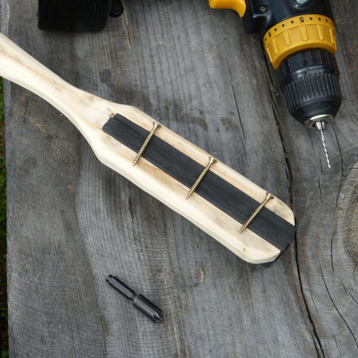 Самодельная щетка из вторсырья к которой не липнет мусор