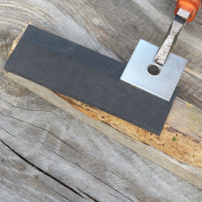 Самодельная щетка из вторсырья к которой не липнет мусор