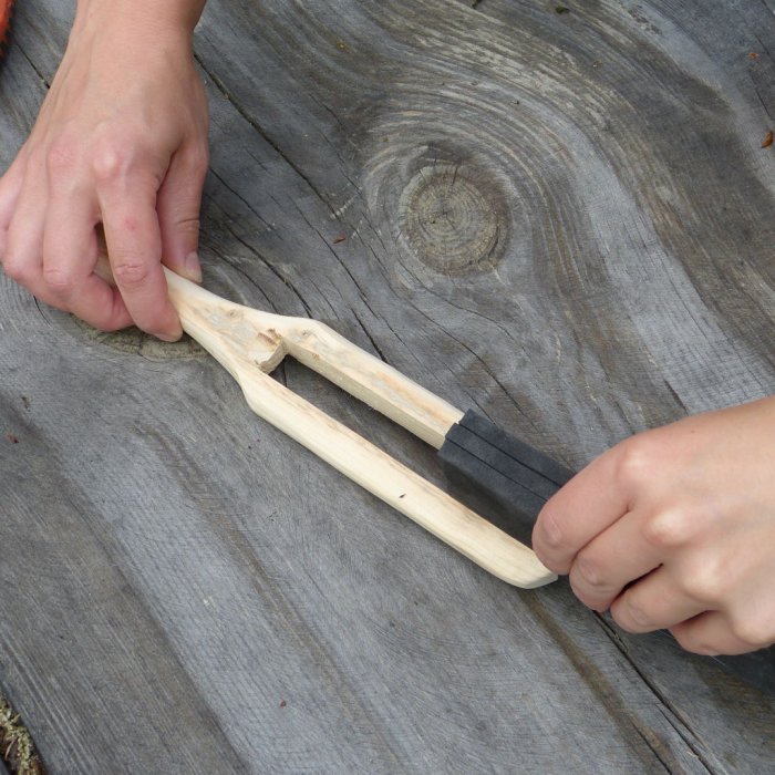 Самодельная щетка из вторсырья к которой не липнет мусор