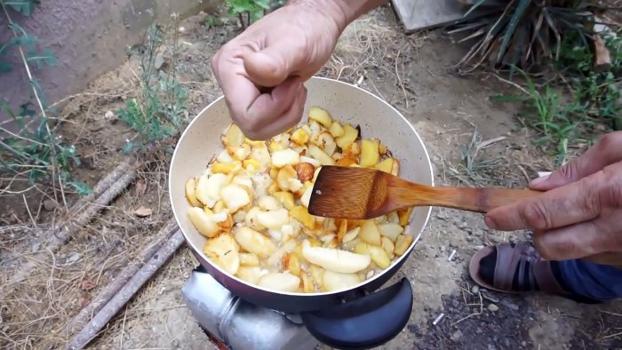 Переносная чудо печь из старой канистры своими руками