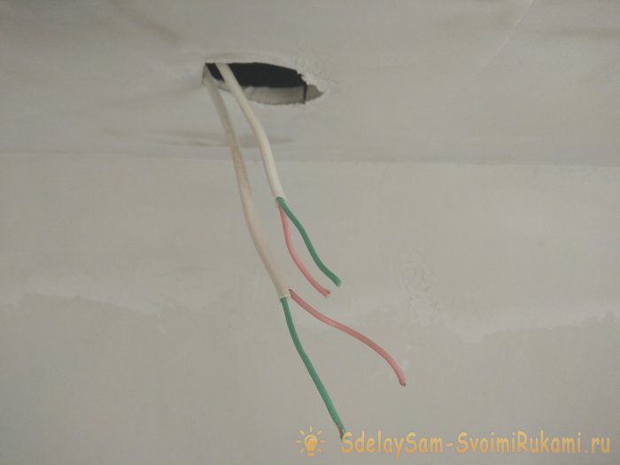 Монтаж встраиваемых софитов к потолочному коробу из гипсокартона