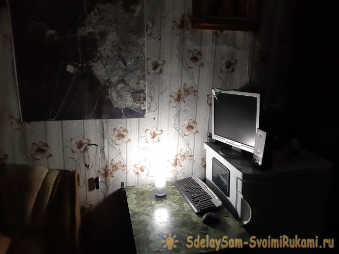 Как сделать настольную лампу из старой кружки со встроенным аккумулятором